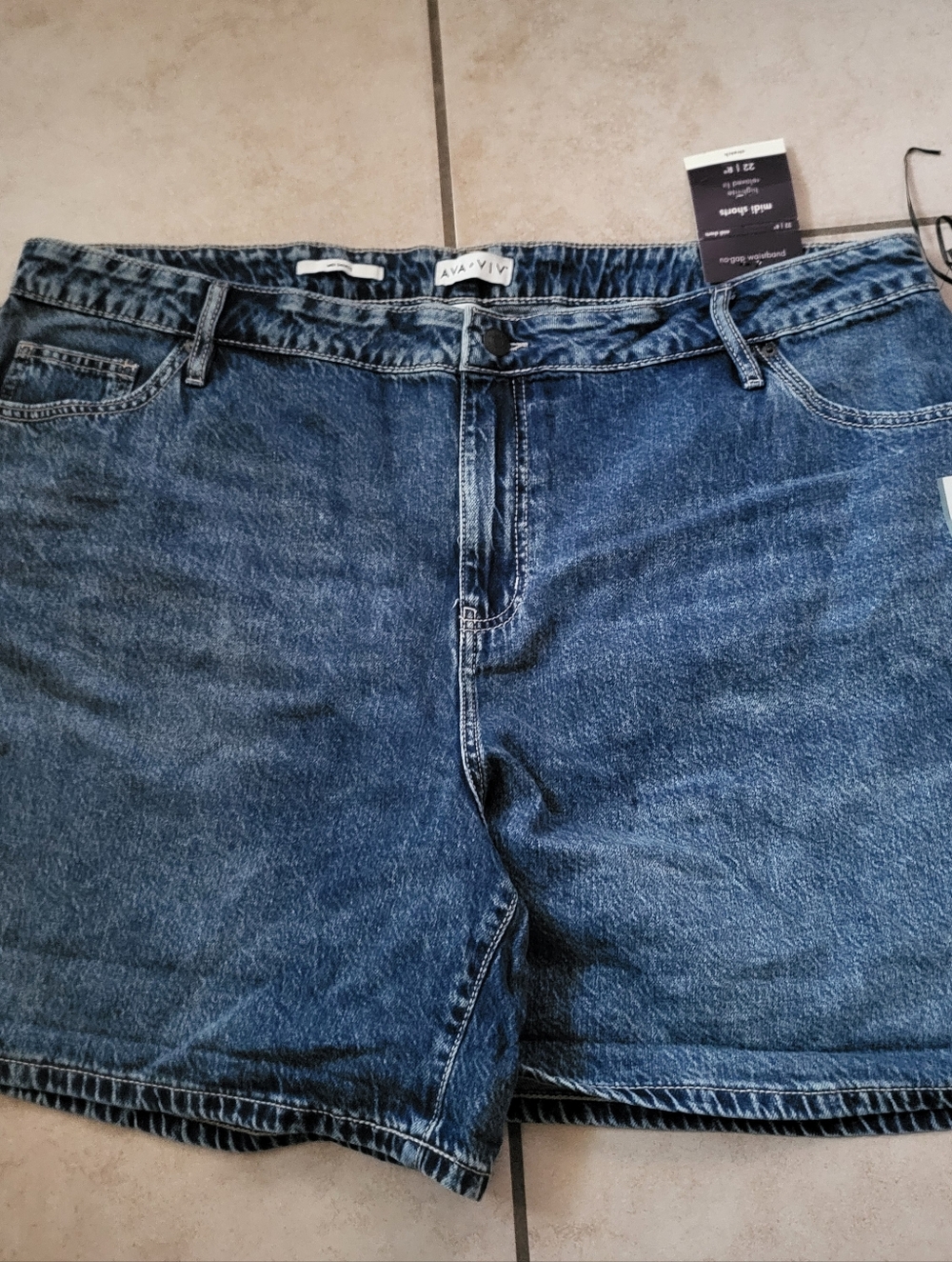 Ava & Viv 22 Midi Shorts